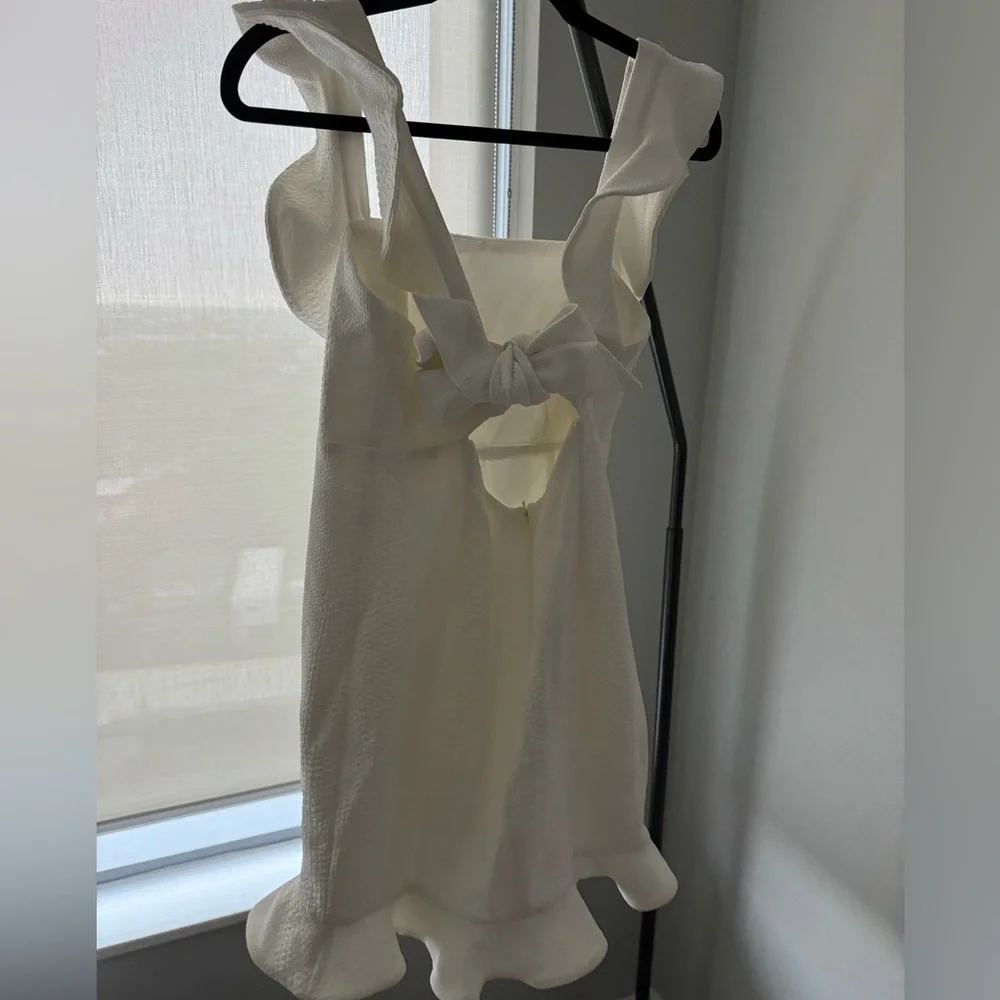 Bardot - Ashley Frill Dress in Ivory - Picture 4 of 4